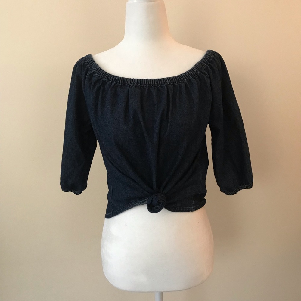 Like New Gap Off the Shoulder Soft Denim Top - Picture 6 of 7